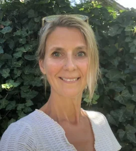 Kati Palsynaho van den Toorn, Accreditated Psychologist, Educator and Psychedelic Integration Coach